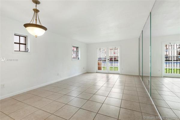 Castle, 10907 N Kendall Dr #316, Kendall, Florida 33176, image 2