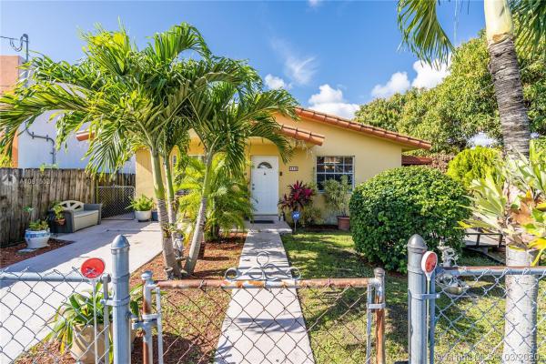448 Northwest Blvd, Unincorporated Dade County, Florida 33126, image 2
