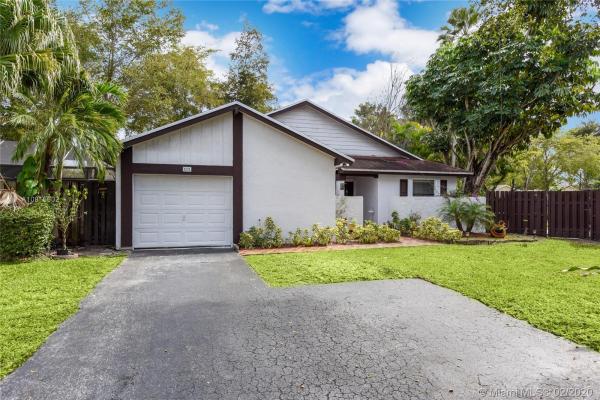 Lakes Of The Meadow, 5115 SW 153rd Pl N, Kendall West, Florida 33185, image 2