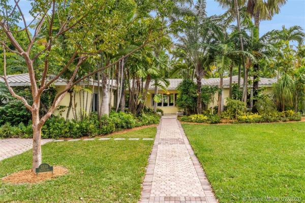 Sunset Islands, 2535 Regatta Ave, Miami Beach, Florida 33140, image 2