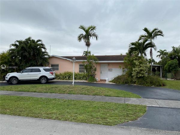 Royale Green, 4610 SW 128th Ave, Kendale Lakes, Florida 33175, image 2