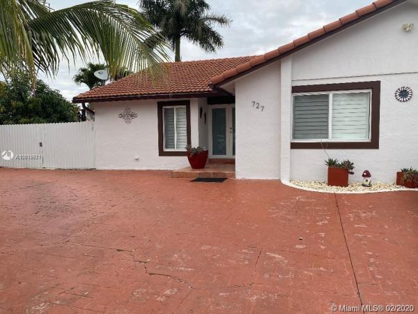 Les Chalets, 727 SW 99th Ct Cir, Fountainebleau, Florida 33174, image 2