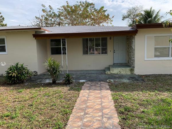 Hyde Park Manor, 1080 NW 140th St, Golden Glades, Florida 33168, image 2