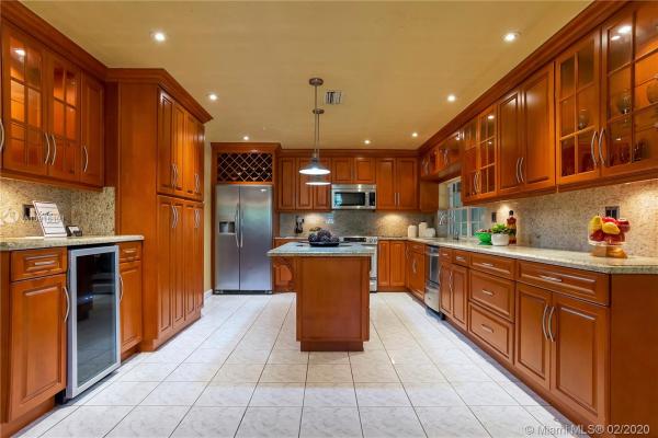 Lake Shore South, 14422 SW 92nd Ct, Kendall, Florida 33176, image 2