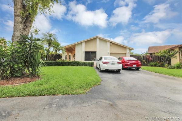 Patio Homes In The Crossings, 11705 SW 132nd Ct, The Crossings, Florida 33186, image 2