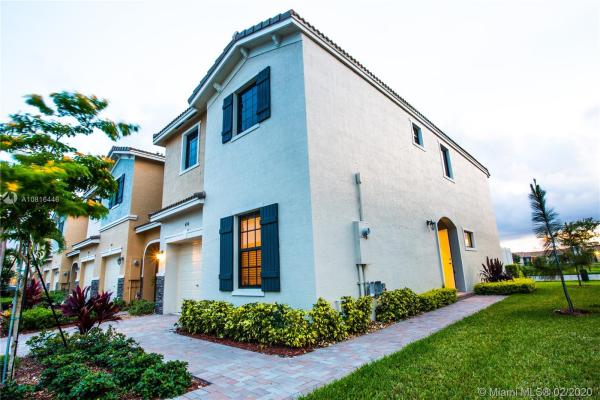 Champion Lakes, 434 NE 194th Ter #434, Ives Estates, Florida 33179, image 2