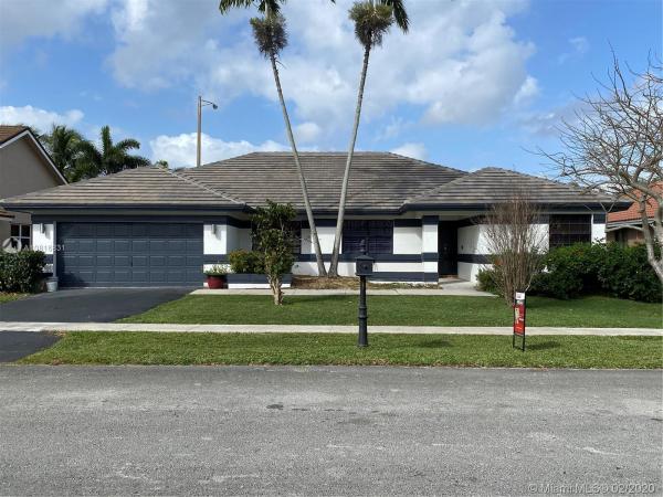 Oak Knoll Estates, 1601 W Oak Knoll Cir, Davie, Florida 33324, image 2