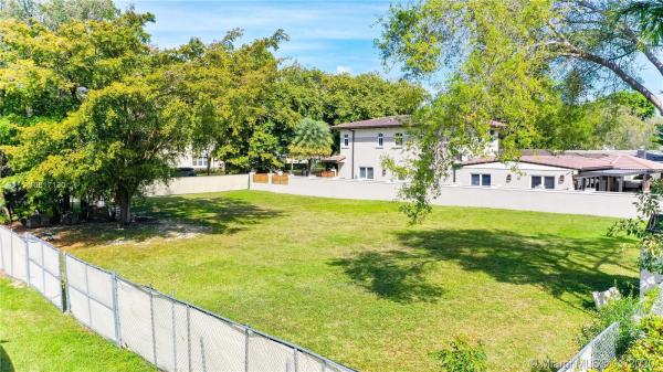 High Pines, 5332 Sunset Dr, Glenvar Heights, Florida 33143, image 2