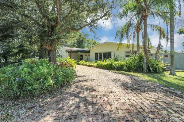 Pine Meadows, 9900 SW 140th St, Kendall, Florida 33176, image 2