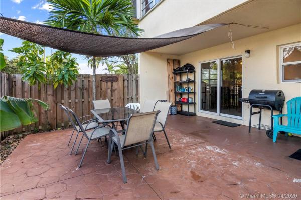 Kendale Lakes Townhouses, 8791 SW 137th Ave #8791, Kendale Lakes, Florida 33183, image 2