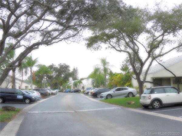 Villas Of Deerwood, 12334 SW 147th Ter, Three Lakes, Florida 33186, image 2