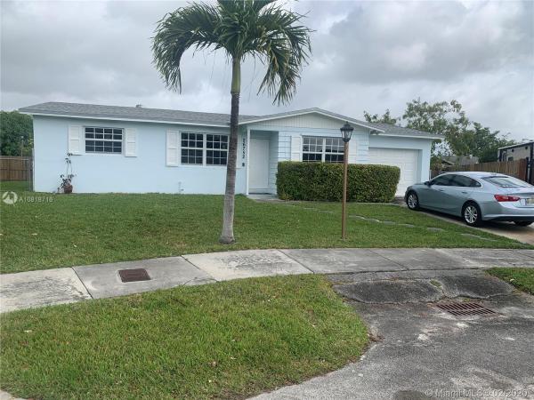Meadow Wood Manor, 26752 SW 124th Ct, Kendale Lakes, Florida 33032, image 2