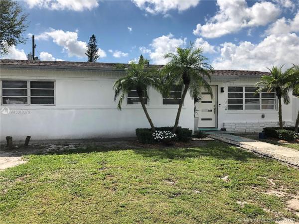 Colonial Homes, 3750 NW 170th St, Miami Gardens, Florida 33055, image 2
