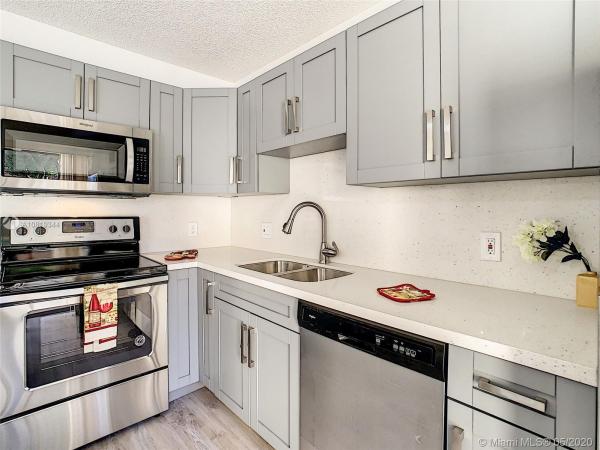 Waterford Courtyards South, 2750 SW 15th St, Deerfield Beach, Florida 33442, image 2