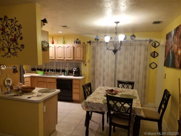 Cutler Ridge, 10030 SW 214th St, Cutler Bay, Florida 33189, image 2