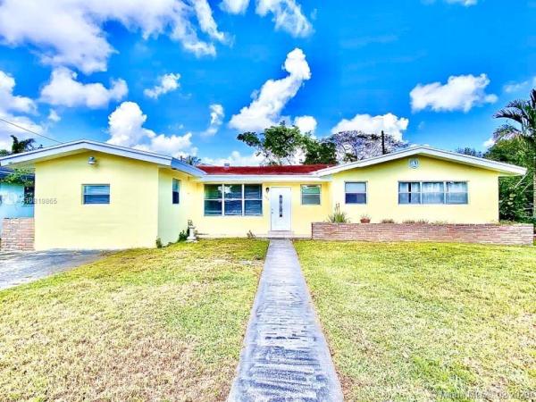 975 NE 174th St, Unincorporated Dade County, Florida 33162, image 2