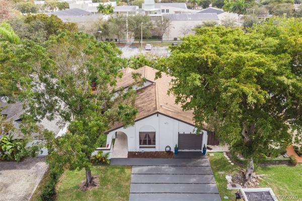 Lakes Of The Meadow, 5407 SW 149th Pl, Kendall West, Florida 33185, image 2