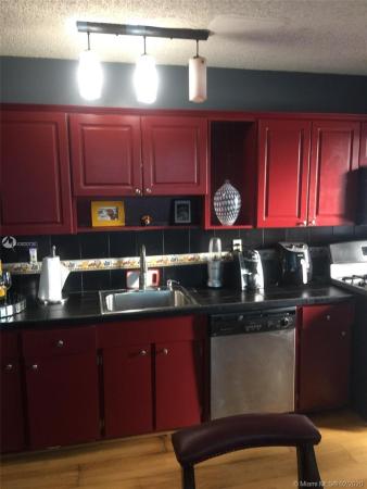 Creek Club, 8040 Tatum Waterway Dr #15, Miami Beach, Florida 33141, image 2
