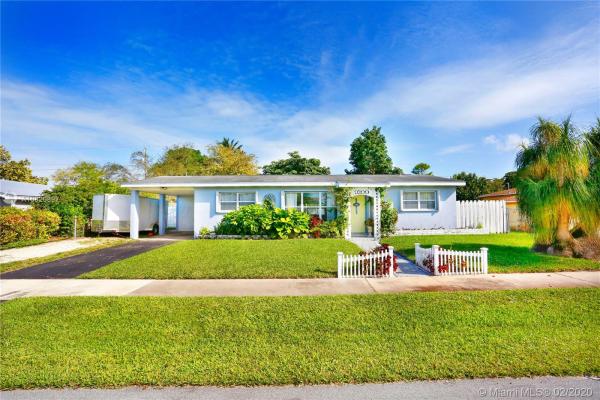 Pine Tree Manor, 9300 Jamaica Dr, Cutler Bay, Florida 33189, image 2