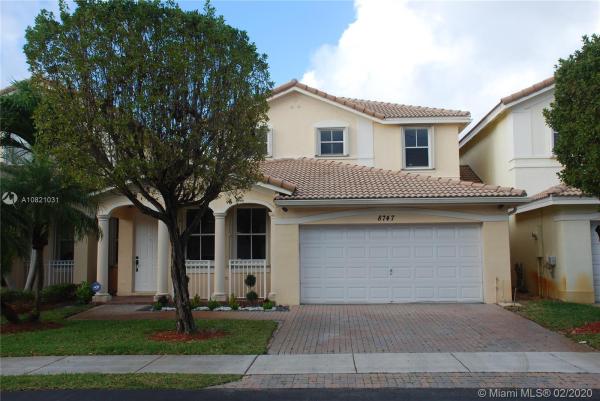 Century Villas, 8747 SW 3rd Ln, Fountainebleau, Florida 33174, image 2