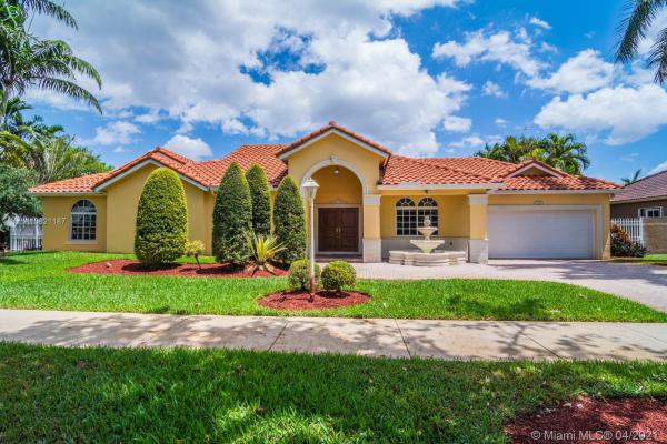 Royal Palm North, 15625 NW 82nd Ct, Miami Lakes, Florida 33016, image 2