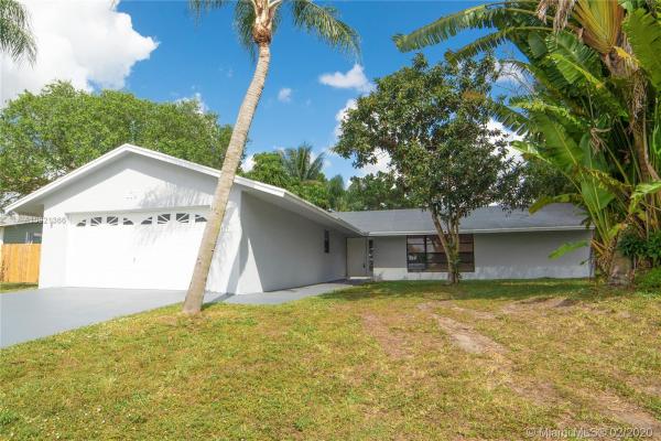 La Mancha, 179 Cordoba Cir, Royal Palm Beach, Florida 33411, image 2