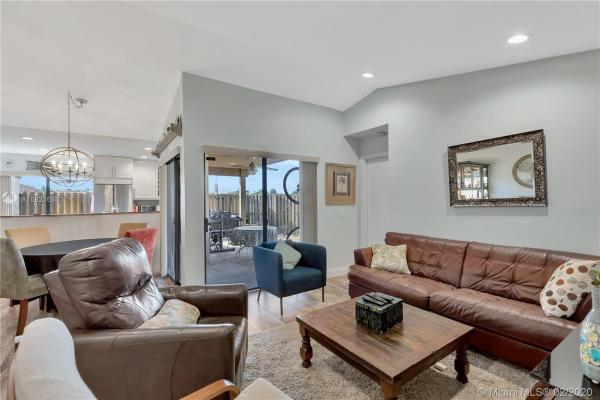 Village Homes At Lakes Of The Meadow, 15245 SW 45th Ter #51E, Kendall West, Florida 33185, image 2