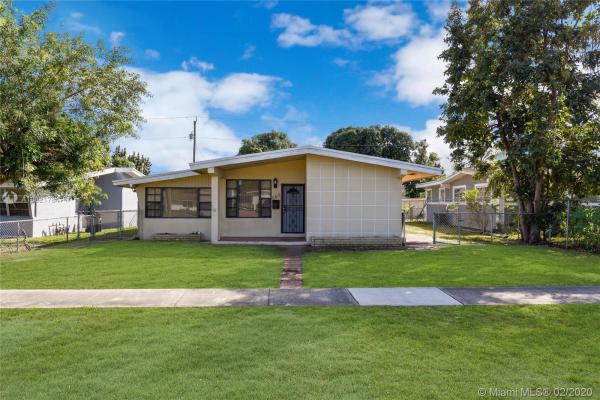 Shorewood Heights, 560 NE 175th St, North Miami Beach, Florida 33162, image 2