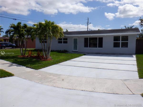 Heftler Homes, 10542 SW 50th St, Westwood Lakes, Florida 33165, image 2