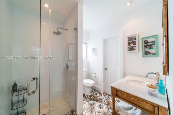 922 Castile Ave, Coral Gables, Florida 33134, image 2