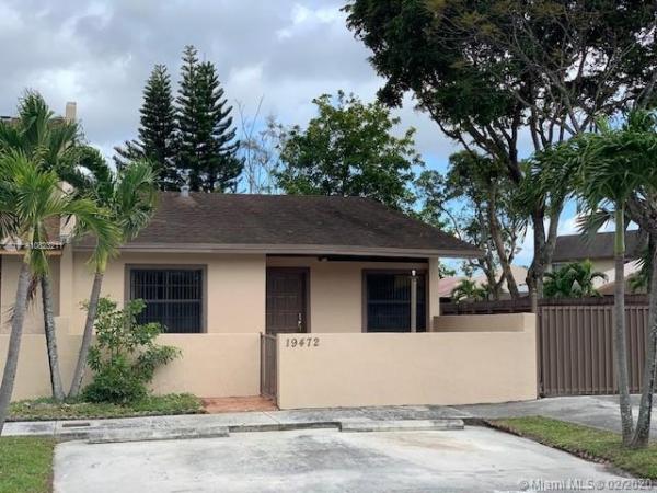 Lakes Of Acadia, 19472 NW 54th Pl, Miami Gardens, Florida 33055, image 2