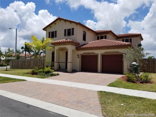 Venetian Parc, 17470 SW 153rd Path, Richmond West, Florida 33187, image 2