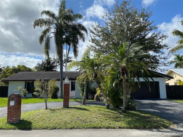 Gables Edge, 5660 SW 58th Ct, South Miami, Florida 33143, image 2