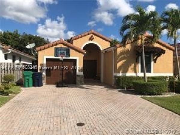Fontainebleau West North, 9947 NW 10th Ter, Fountainebleau, Florida 33172, image 3