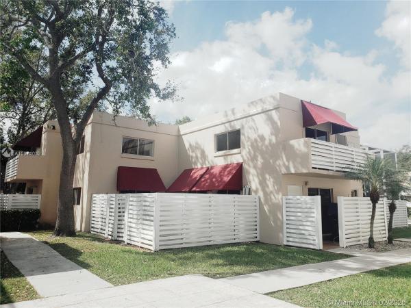 Arbor Courts, The Hammocks, Florida 33186, image 2