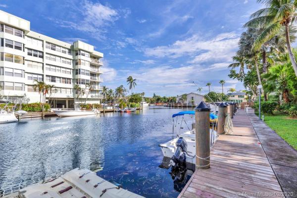 Oyster Cove Townhouses, 16531 NE 26th Ave #4B, North Miami Beach, Florida 33160, image 2