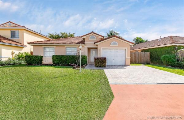 Lago Mar South, 15972 SW 82nd St, Kendall, Florida 33193, image 2