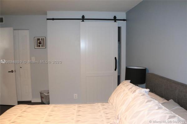 Valencia Village, 34 Toledo Ct, Davie, Florida 33324, image 2