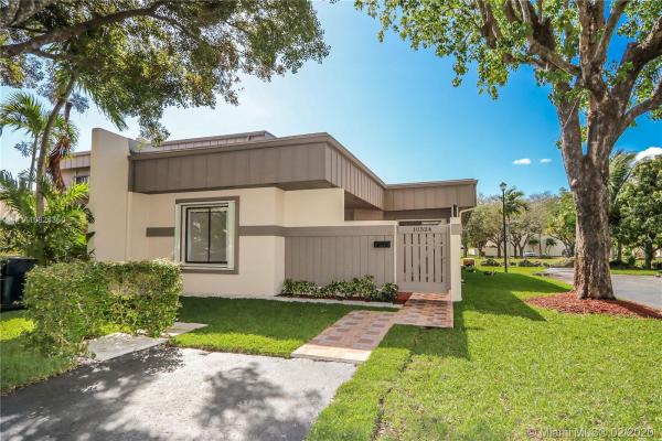 Creekside Villas, 10524 SW 75th Ln #10524, Kendall, Florida 33173, image 2