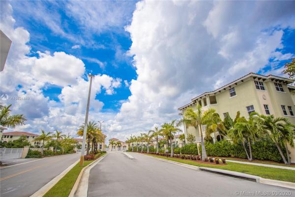 Century Park West, 260 NW 109th Ave #101, Fountainebleau, Florida 33172, image 2