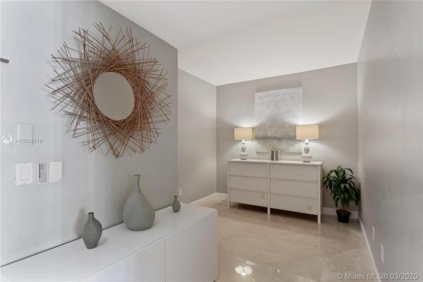 Green Diamond, 4775 Collins Ave #3308, Miami Beach, Florida 33140, image 2