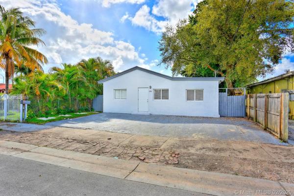 2752 NW 27th St, Unincorporated Dade County, Florida 33142, image 2