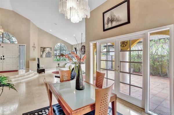 Royal Oaks, 8271 NW 166th Ter, Miami Lakes, Florida 33016, image 2