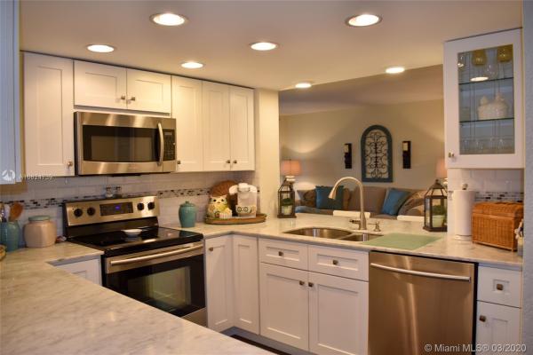Sabal Palm Of Pine Island Ridge, 9510 Seagrape Dr #401, Davie, Florida 33324, image 2