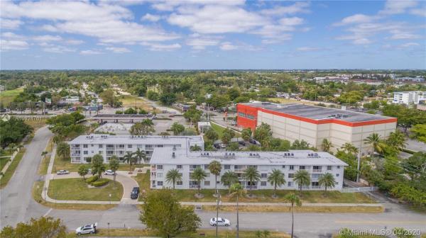 1631 NE 114th St #109, Unincorporated Dade County, Florida 33181, image 2