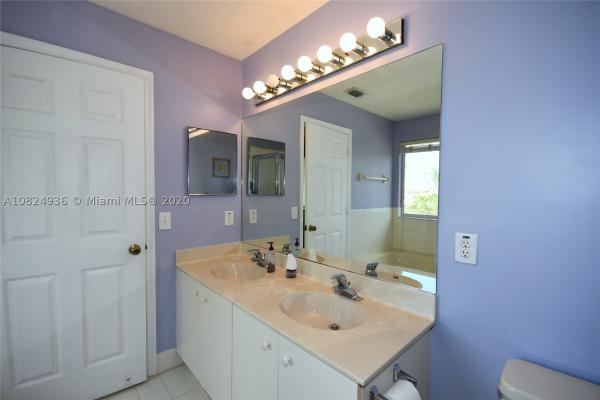 Tesoro At Forest Lakes, 16451 SW 96th Ter, The Hammocks, Florida 33196, image 2