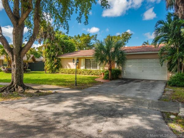 Loch Ness, 6741 Stonehaven Rd, Miami Lakes, Florida 33014, image 2