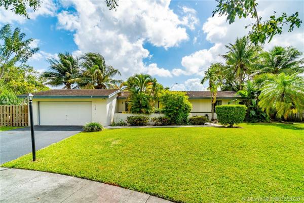 Calusa Club Estates, 10323 SW 127th Pl, The Crossings, Florida 33186, image 2