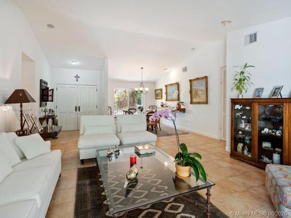 Tropical Isle Homes, 315 W Heather Dr, Key Biscayne, Florida 33149, image 2