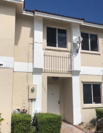 Weitzer Serena Lakes Townhomes, 14121 SW 176th Ter, Richmond West, Florida 33177, image 2